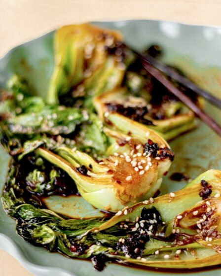 Stegt pak choi med asiatisk dressing