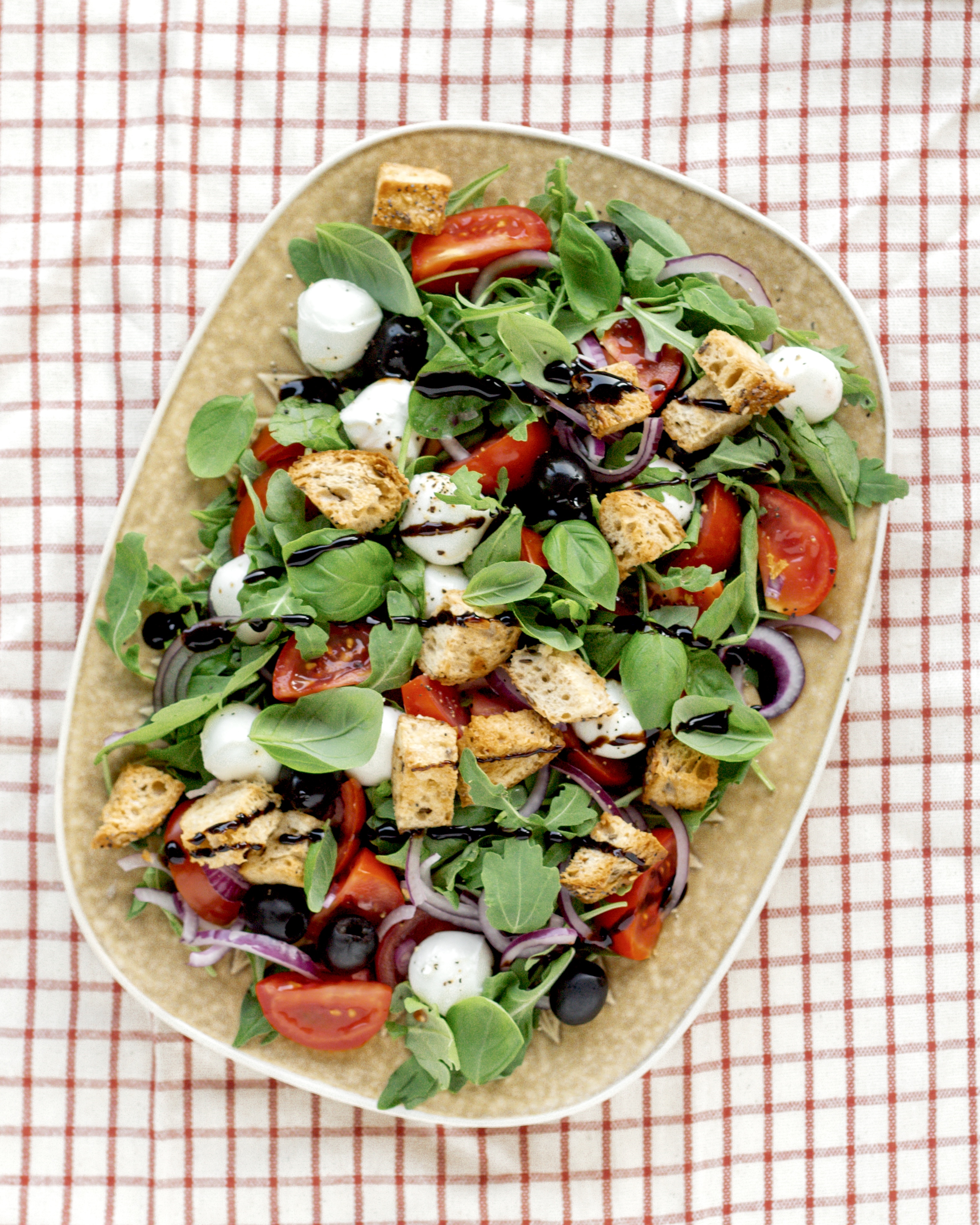 Panzanella - italiensk brødsalat
