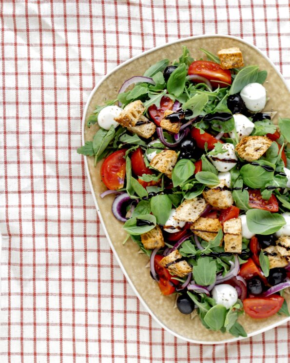 Panzanella - italiensk brødsalat