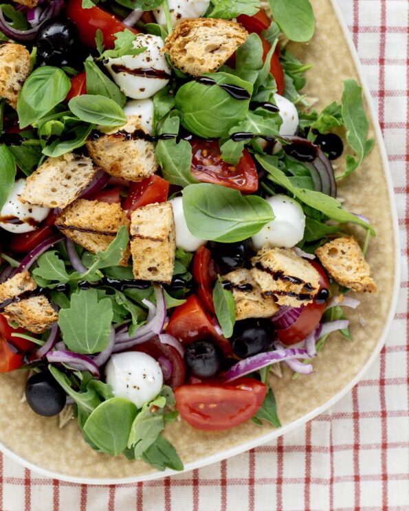 Panzanella - italiensk brødsalat