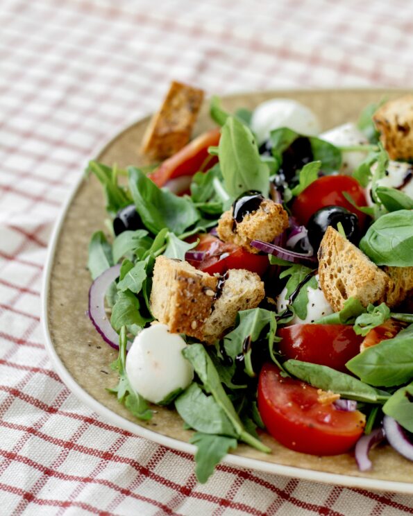 Panzanella - italiensk brødsalat